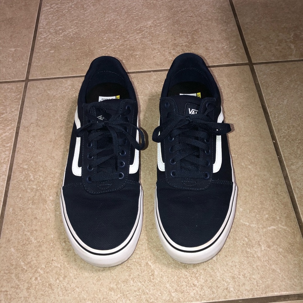 Men’s 10.5 Navy Blue Vans